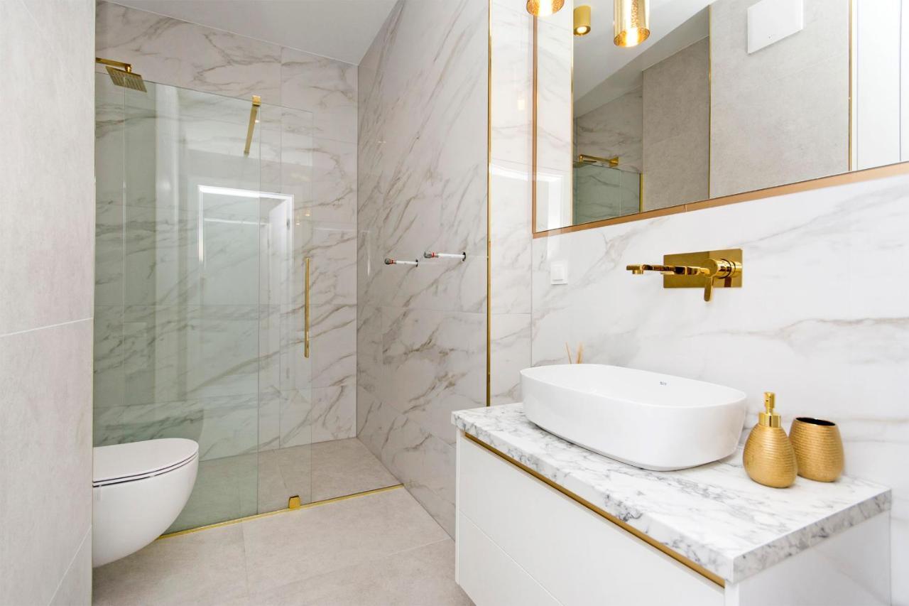 גדינייה Yacht Park Rentyear Apartments מראה חיצוני תמונה